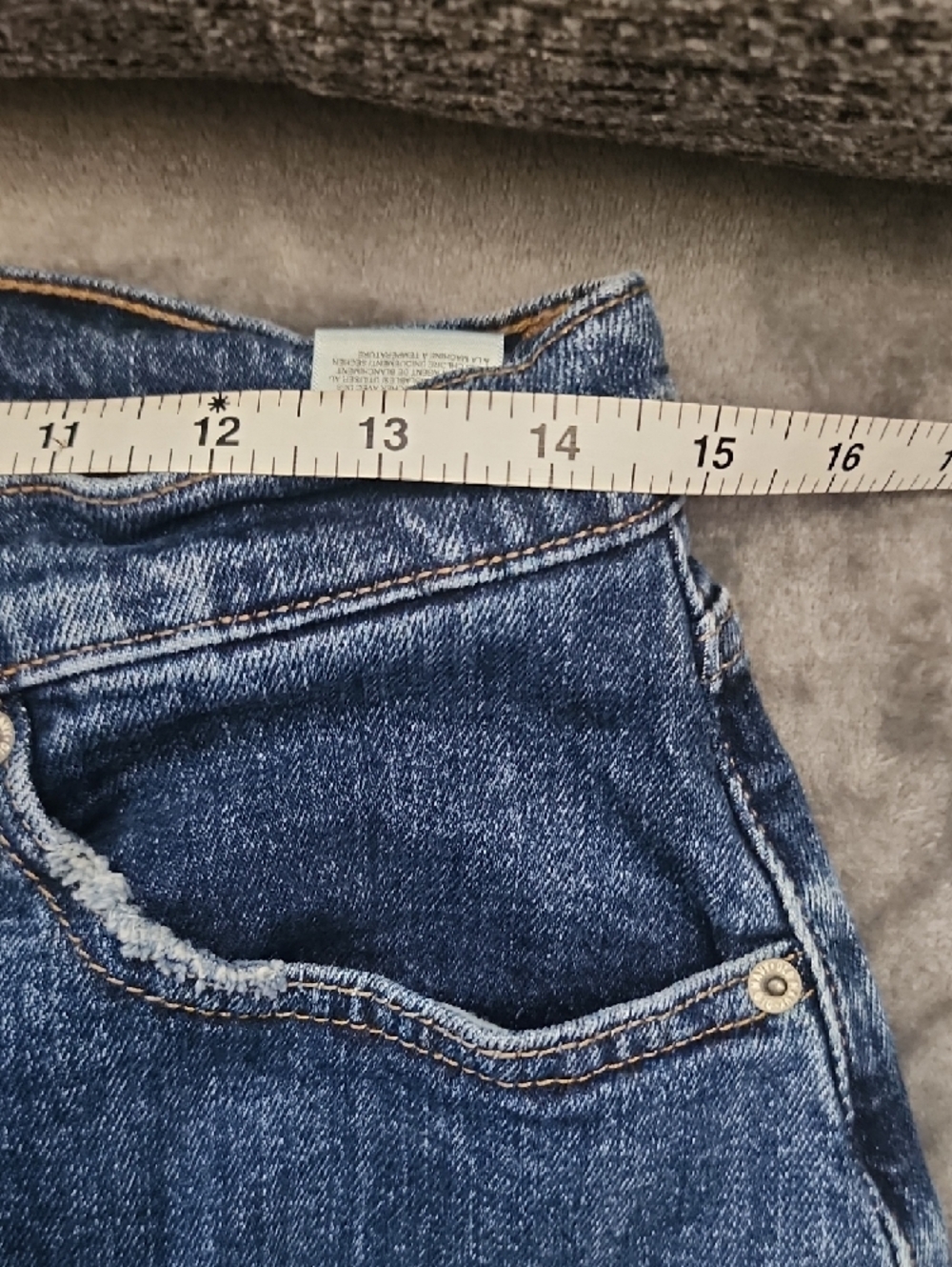 Old Navy 12 Tall Extra High-Rise Curvy Sky-Hi Straight Jeans - Picture 7 of 11